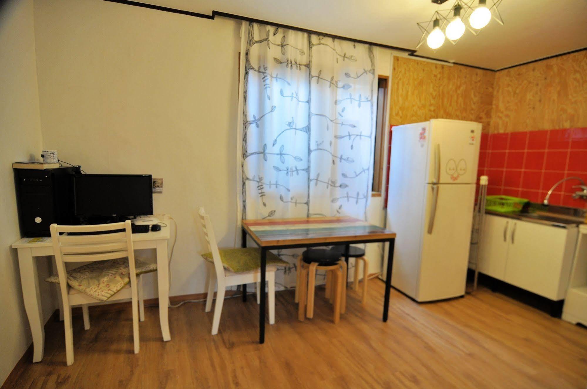 Хостел Backpackers Inside Сеул Екстер'єр фото