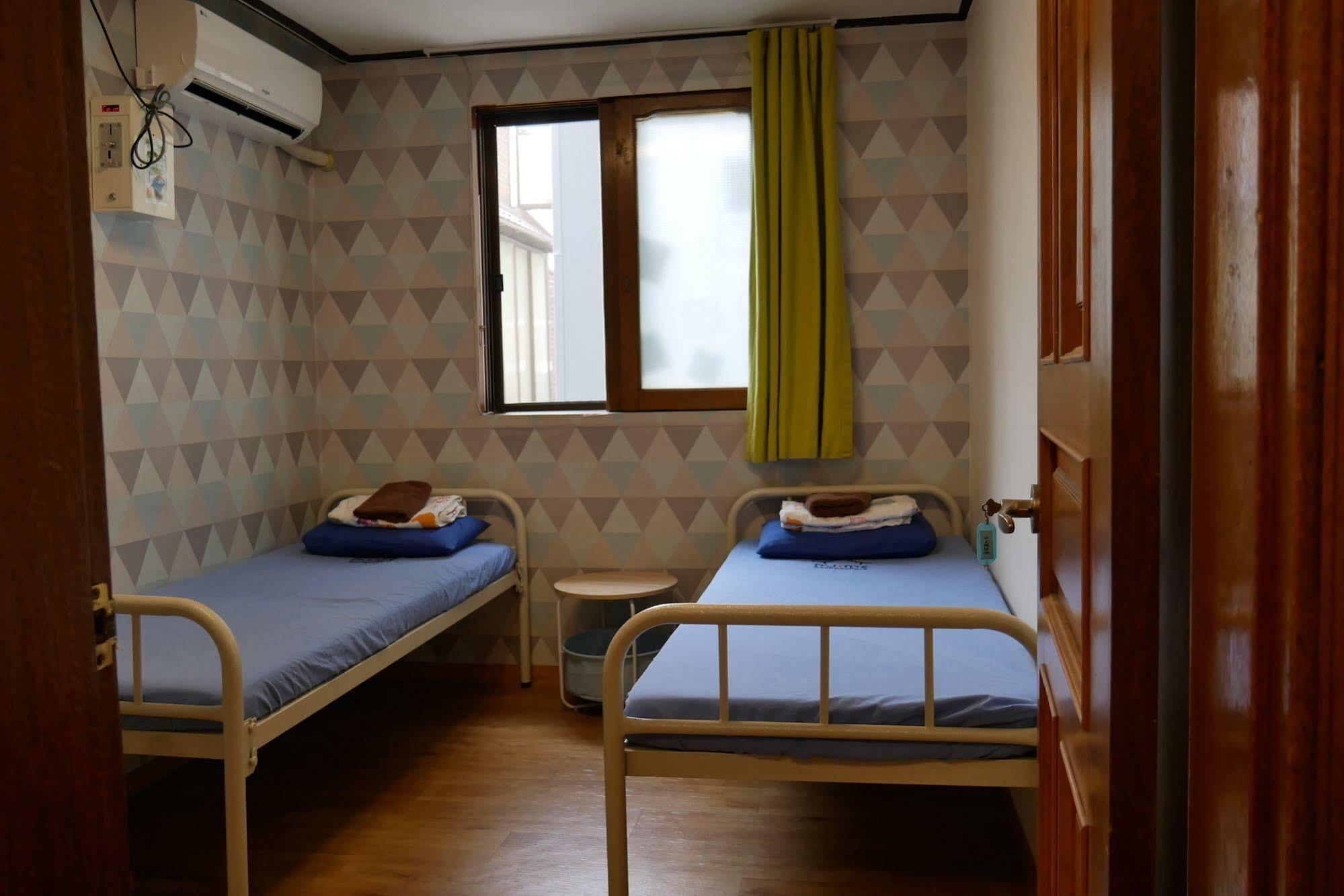 Хостел Backpackers Inside Сеул Екстер'єр фото